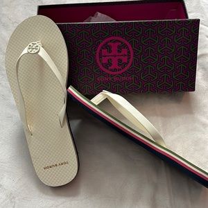 New in box never worn Tory Burch flip flops size 8
